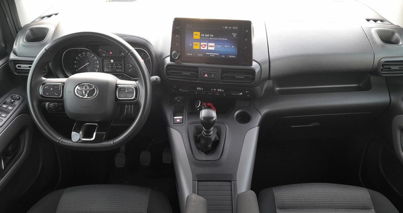 Toyota Proace City Verso cena 96900 przebieg: 45200, rok produkcji 2020 z Szczecin małe 172